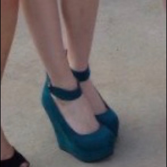 Faux Green/Blue Suede Wedges size 9 - forever 21 - Picture 2 of 2